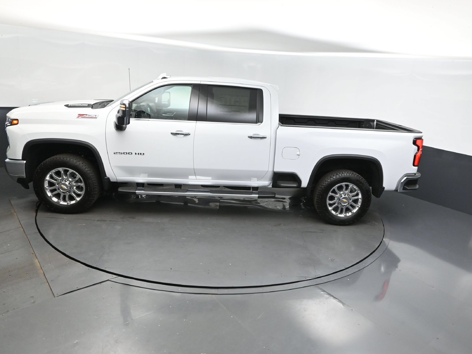 Used 2025 Chevrolet Silverado 2500 LTZ w/ LTZ Convenience Package AWD/4WD image 36