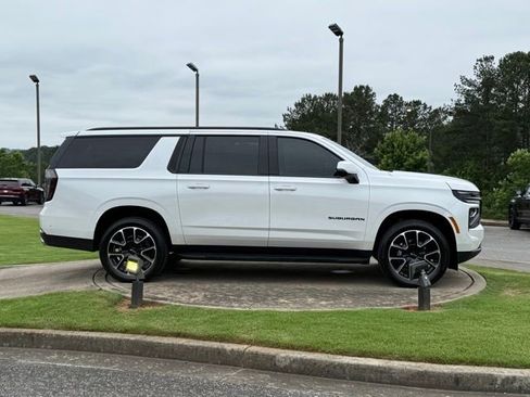 Used 2025 Chevrolet Suburban RST w/ Comfort Package RWD image 8