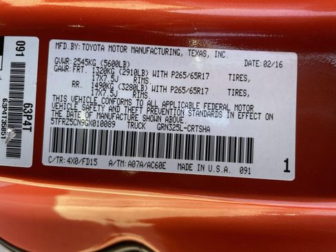 Used 2016 Toyota Tacoma TRD Sport w/ Towing Package RWD image 11