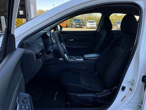 Used 2025 Nissan Sentra SV image 10