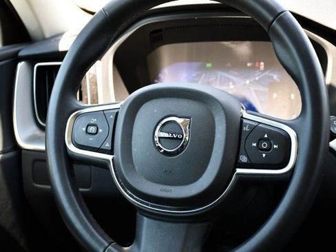 Certified 2023 Volvo XC60 B5 Core w/ Climate Package AWD/4WD image 17