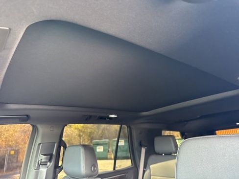 Used 2025 Chevrolet Tahoe Z71 w/ Comfort Package image 15