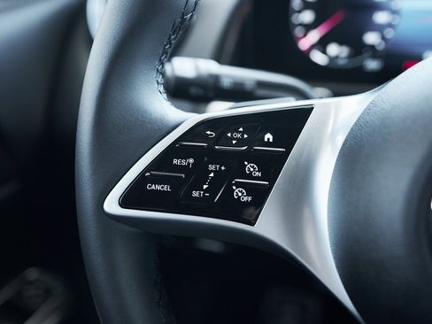 Used 2025 Mercedes-Benz GLB 250 GLB 250 w/ Exclusive Package image 38