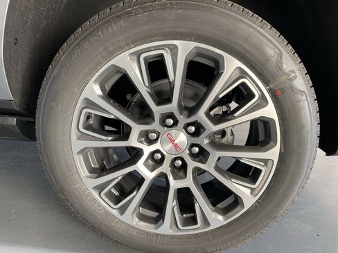 New 2026 GMC Yukon XL Denali w/ Sun & Power Step Package image 7