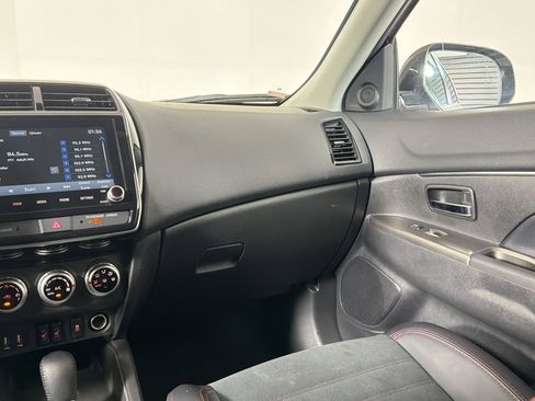 Used 2025 Mitsubishi Outlander Sport AWD image 27