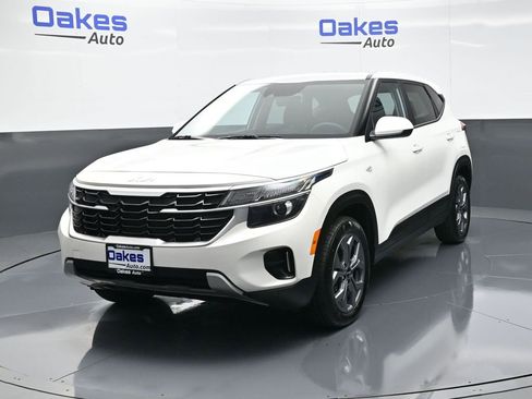 Certified 2024 Kia Seltos LX image 4