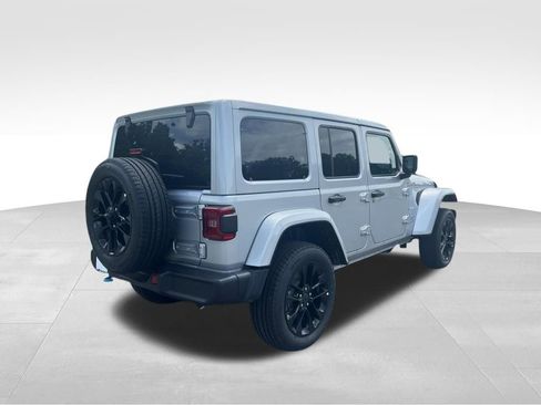 Used 2024 Jeep Wrangler Unlimited Sahara image 7
