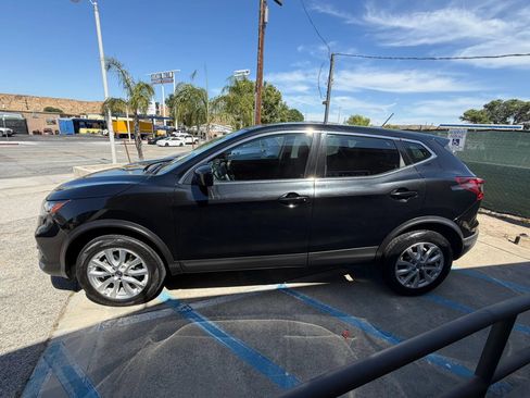 Used 2021 Nissan Rogue Sport S FWD image 6