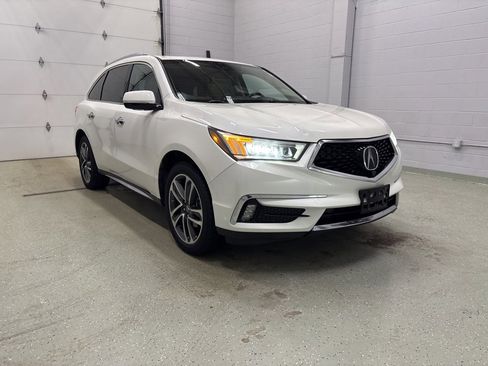 Used 2017 Acura MDX SH-AWD w/ Advance Package image 2