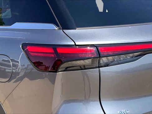 Used 2023 INFINITI QX60 Sensory AWD/4WD image 29