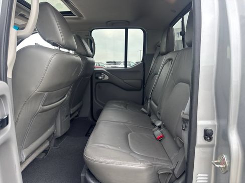 Used 2019 Nissan Frontier SL RWD image 13