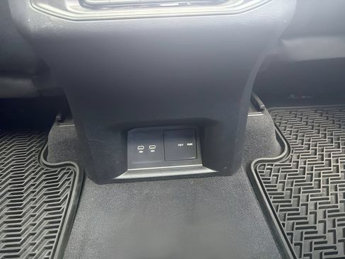 Used 2022 Volkswagen Atlas SE w/ Panoramic Sunroof Package AWD/4WD image 23