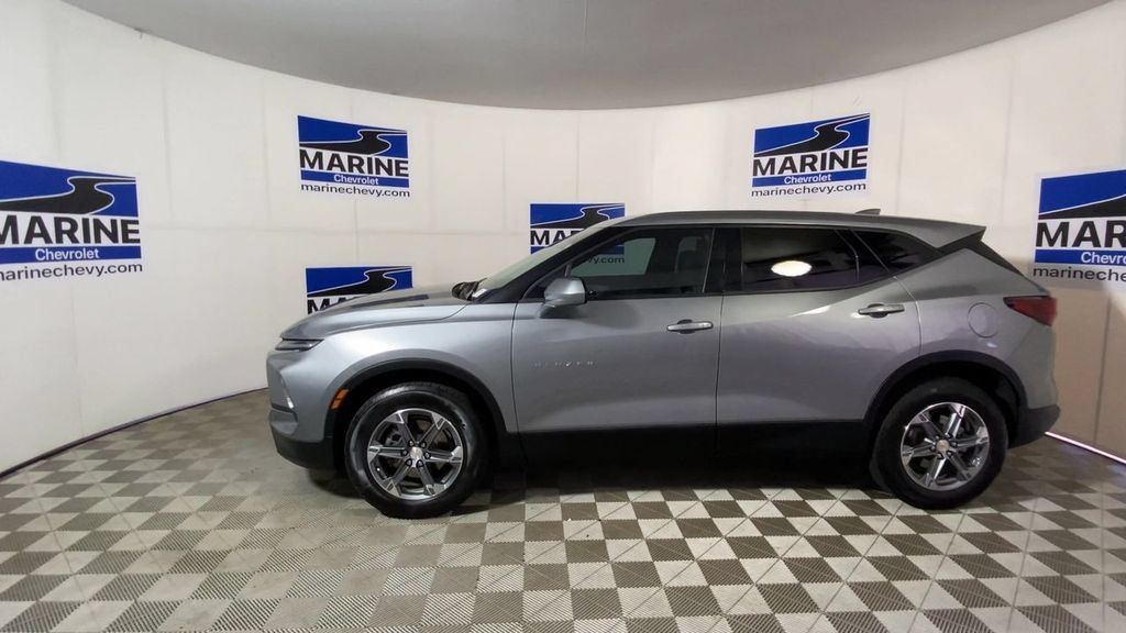 Used 2023 Chevrolet Blazer LT FWD image 7