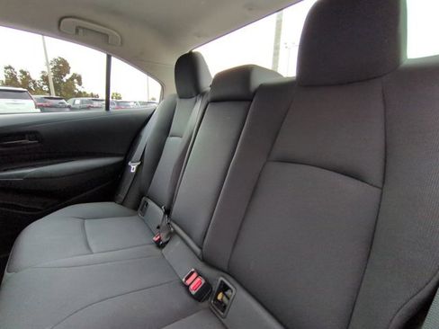 Used 2022 Toyota Corolla LE image 13