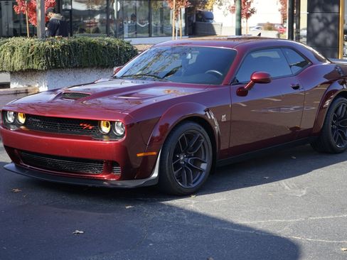 Used 2019 Dodge Challenger R/T Scat Pack image 2