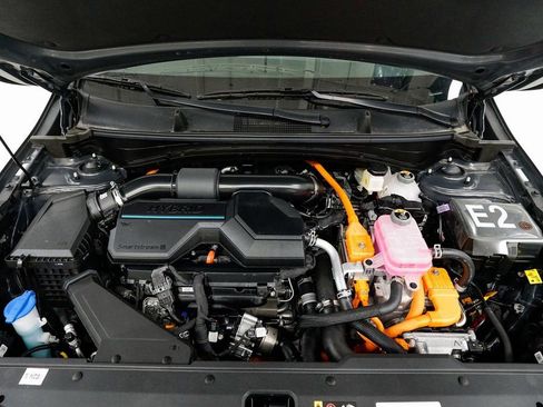 Certified 2024 Kia Sportage LX image 3