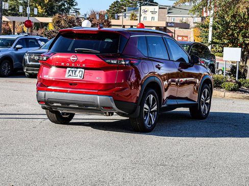 New 2025 Nissan Rogue SL image 5
