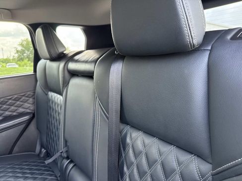 Used 2025 Mitsubishi Outlander SEL image 13