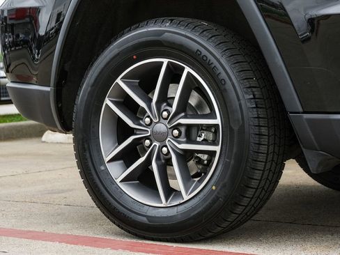 Used 2022 Jeep Grand Cherokee Limited w/ Tech Group image 63