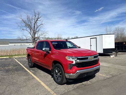 Used 2022 Chevrolet Silverado 1500 LT image 3