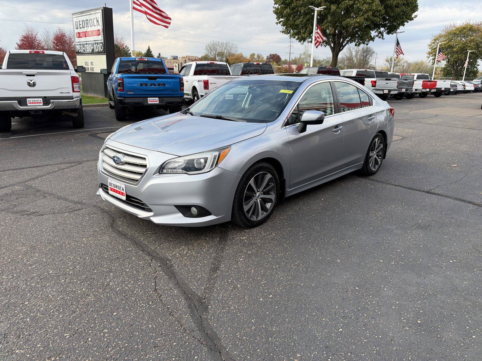 Used 2017 Subaru Legacy 3.6R Limited AWD/4WD image 3