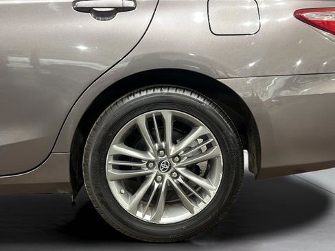 Used 2017 Toyota Camry SE image 37