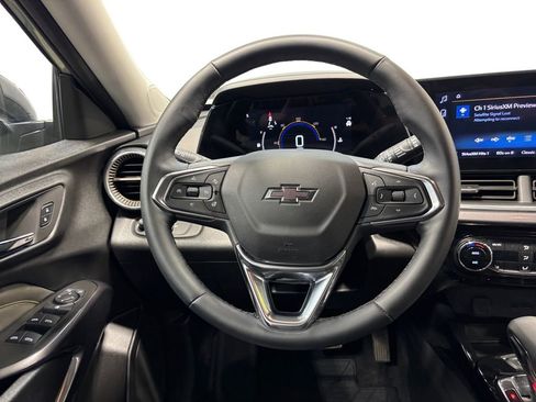 Used 2025 Chevrolet Trax ACTIV w/ Driver Confidence Package FWD image 12
