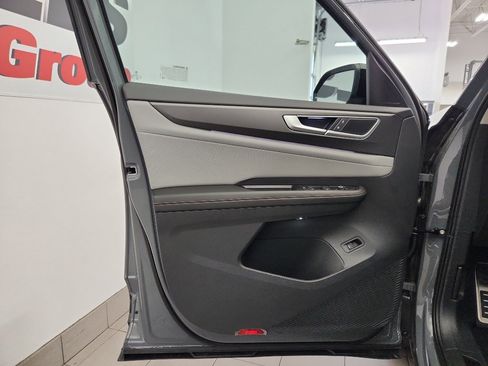 New 2026 Volkswagen Atlas Peak Edition AWD/4WD image 8