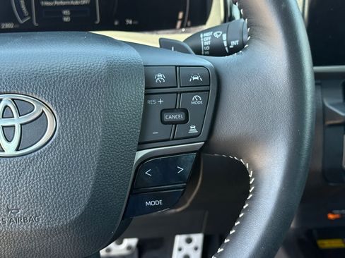 Used 2026 Toyota Camry SE w/ Convenience Package FWD image 18