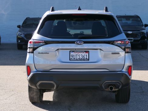 Certified 2025 Subaru Forester Limited w/ Popular Package image 4