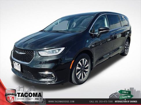 Certified 2023 Chrysler Pacifica Touring-L FWD image 1