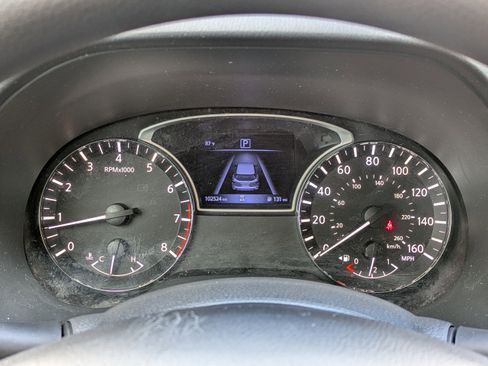 Used 2020 Nissan Pathfinder S image 23