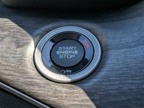 Used 2023 Jeep Grand Cherokee Limited w/ Trailer Tow Prep Group (B) image 32