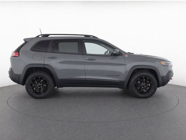 Used 2021 Jeep Cherokee Latitude Lux w/ Sun & Sound Group AWD/4WD image 2