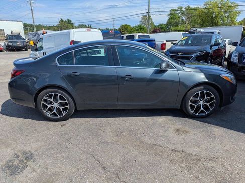 Used 2017 Buick Regal Sport Touring image 8