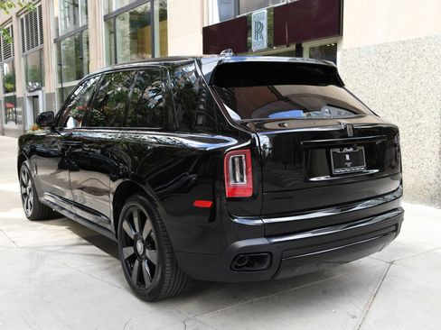 Used 2024 Rolls-Royce Cullinan image 6