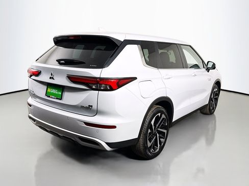 Used 2024 Mitsubishi Outlander SE image 10