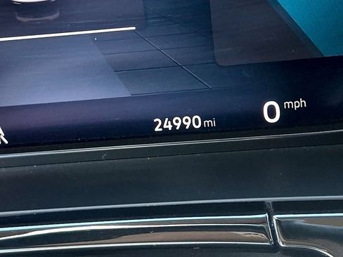 Used 2025 Volkswagen Atlas SE FWD image 19
