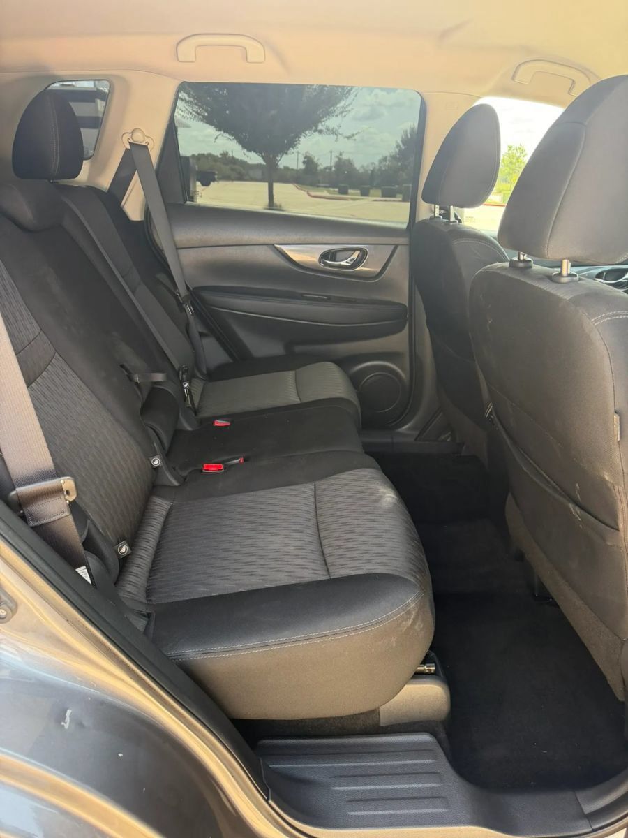 Used 2017 Nissan Rogue SV w/ SV Premium Package FWD image 9