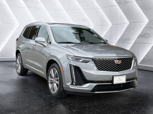 Certified 2025 Cadillac XT6 Premium Luxury image 8