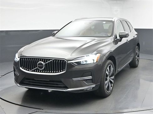 Used 2022 Volvo XC60 B5 Inscription w/ Protection Package Premier image 3