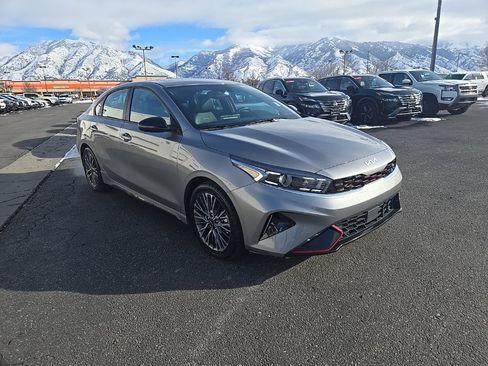 Used 2024 Kia Forte GT-Line w/ GT-Line Premium Package image 3