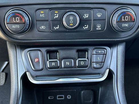 Used 2019 GMC Terrain SLE w/ Driver Convenience Package image 16