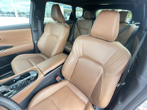 Used 2025 Toyota Crown Signia AWD/4WD image 15