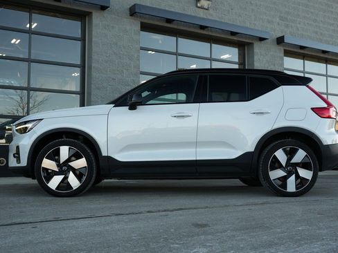 Used 2023 Volvo XC40 Recharge Ultimate image 37