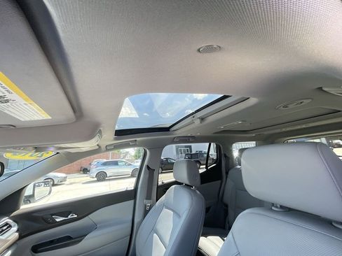 Certified 2018 GMC Acadia SLT w/ LPO, Floor Liner Package FWD image 19