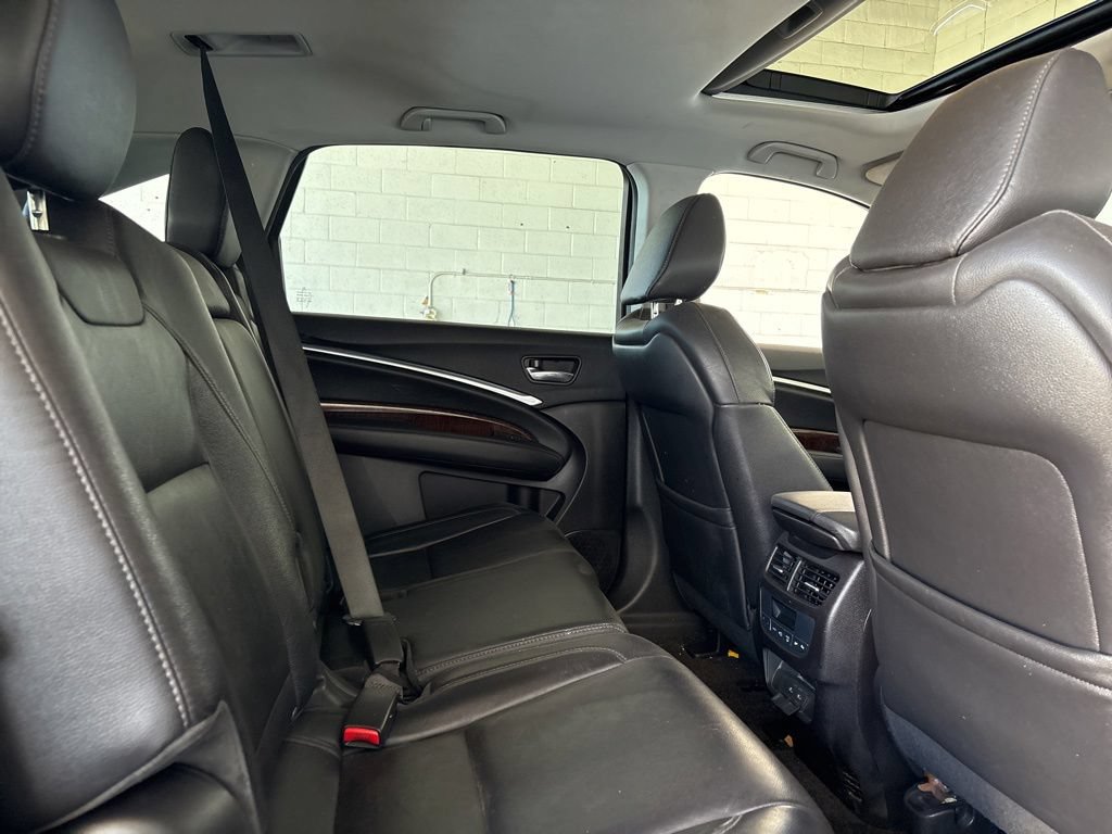 Used 2018 Acura MDX FWD image 17