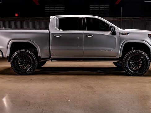 Used 2024 GMC Sierra 1500 Denali AWD/4WD image 11