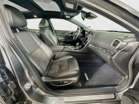 Used 2023 Nissan Maxima SR w/ Sport Mat Group FWD image 31