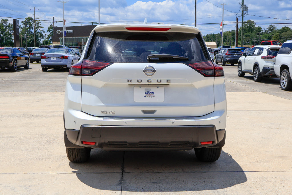 Certified 2026 Nissan Rogue SV w/ Cold Weather Package FWD image 20